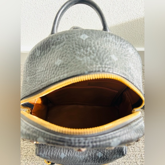 MCM Stark Leather Backpack - Picture 7 of 7